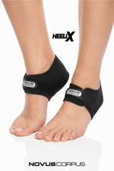 Ayaklarda Novus Corpus Heelix siyah topuk destek çorabı çifti